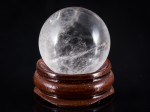 Kryształ górski kwarc - mała kula - Naturalne mgławice